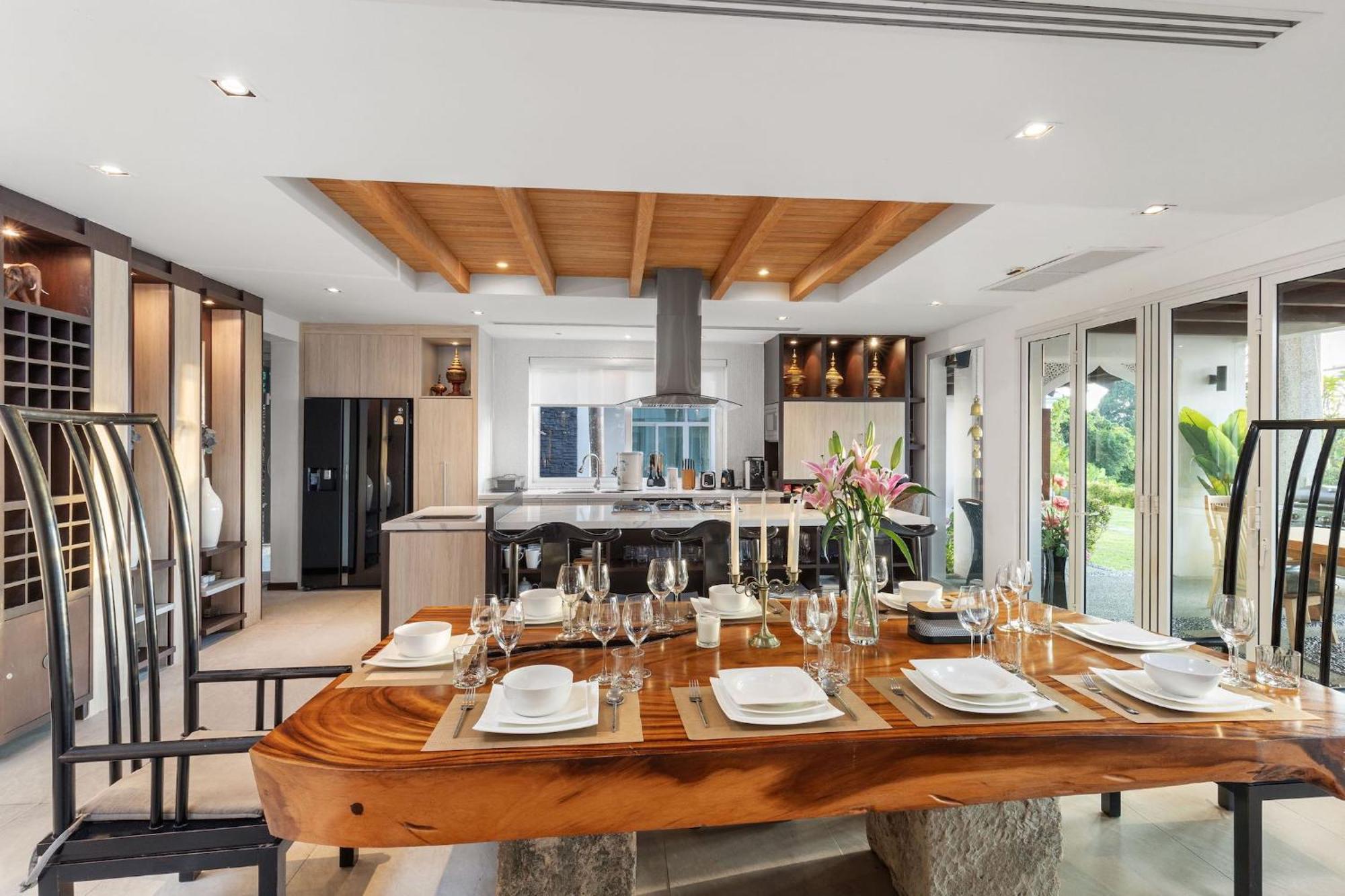 Spectacular Ocean Views 8br Pool Sawan In Patong! Relax & Play - Billiard, Table Football, Gym & Sauna! Biệt thự