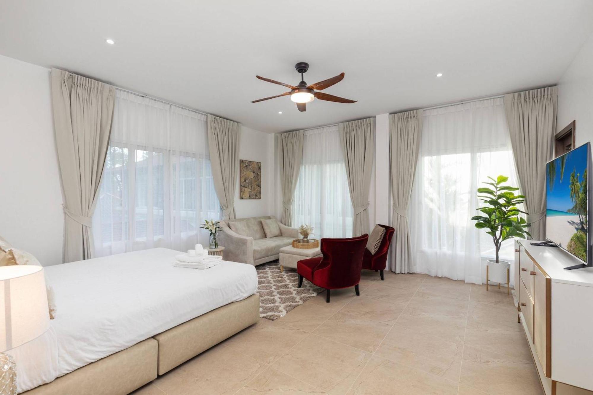 Spectacular Ocean Views 8br Pool Sawan In Patong! Relax & Play - Billiard, Table Football, Gym & Sauna! Biệt thự