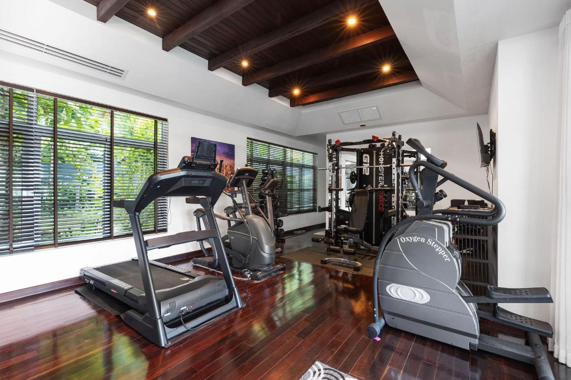 Spectacular Ocean Views 8br Pool Sawan In Patong! Relax & Play - Billiard, Table Football, Gym & Sauna! Biệt thự